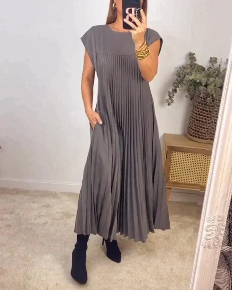 Finley | Sleeveless Pleated Dress