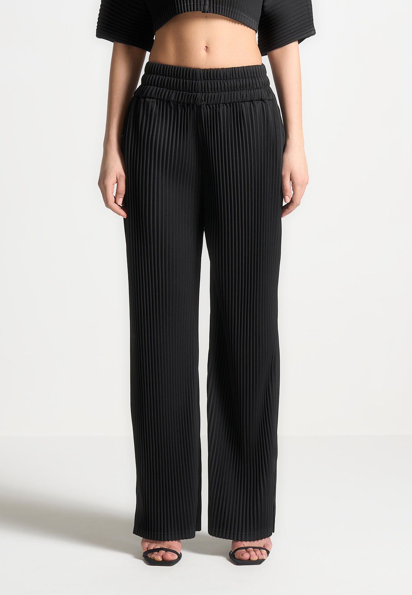 Lila - Pleated Trousers - Black