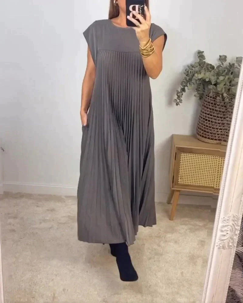 Finley | Sleeveless Pleated Dress