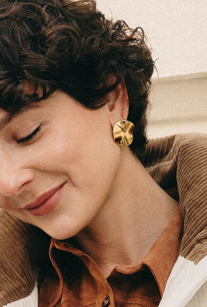 Gold Round Plate Earrings